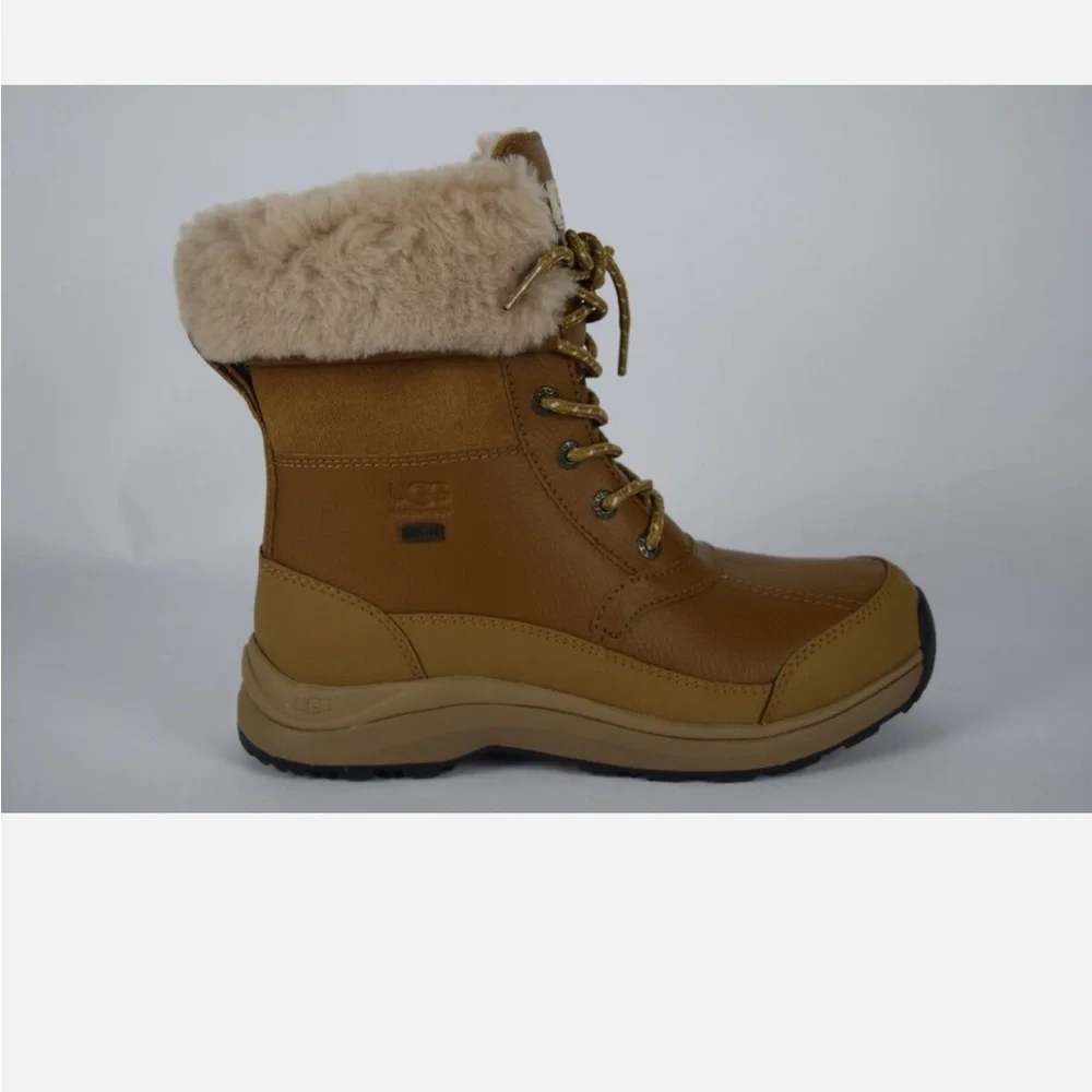 UGG ZAYLEE BOOT NWT in original box - Picture 4 of 11